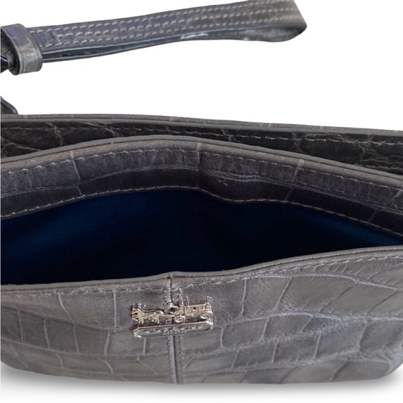 Y2K VTG Coach Ltd Ed. Madison Embossed Crocodile
Leather Medium Wristlet | 46630 - Picture 8 of 14